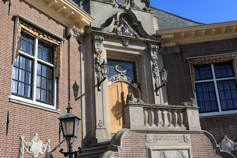 raadhuis vanuit raadhuisplein wim meijer fotografie