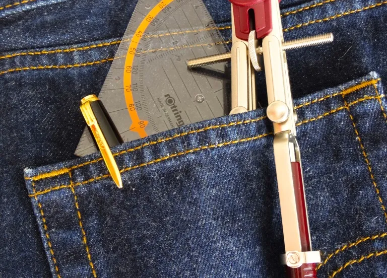 schoolspullen in broekzak bewerkt pxhere