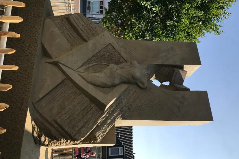 sculptuur fergus mulvany pr vvv zandvoort e1497863564182