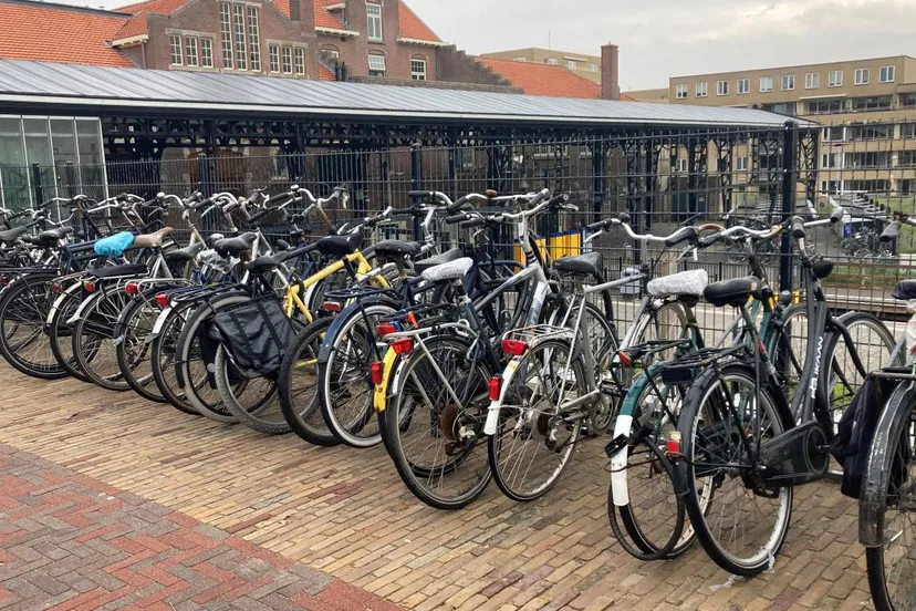 station fietsen fietsenrekken