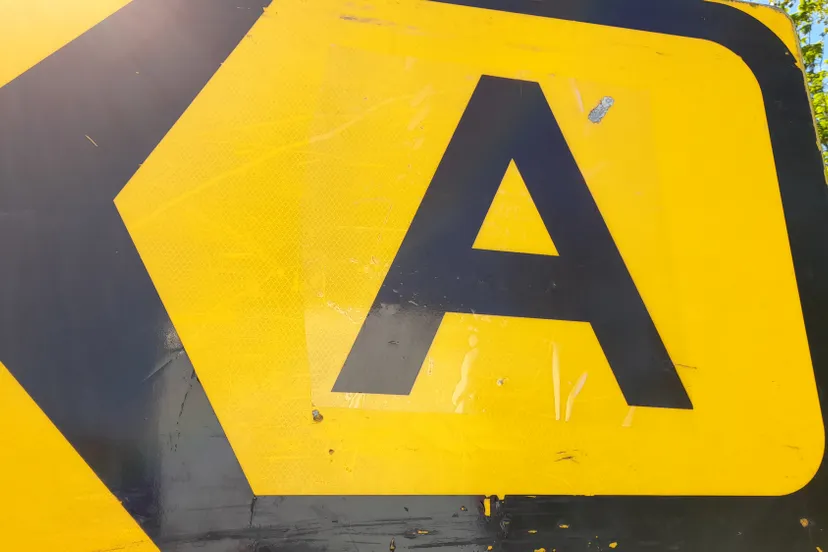 werken aan de weg omleidingsbord jaap koper