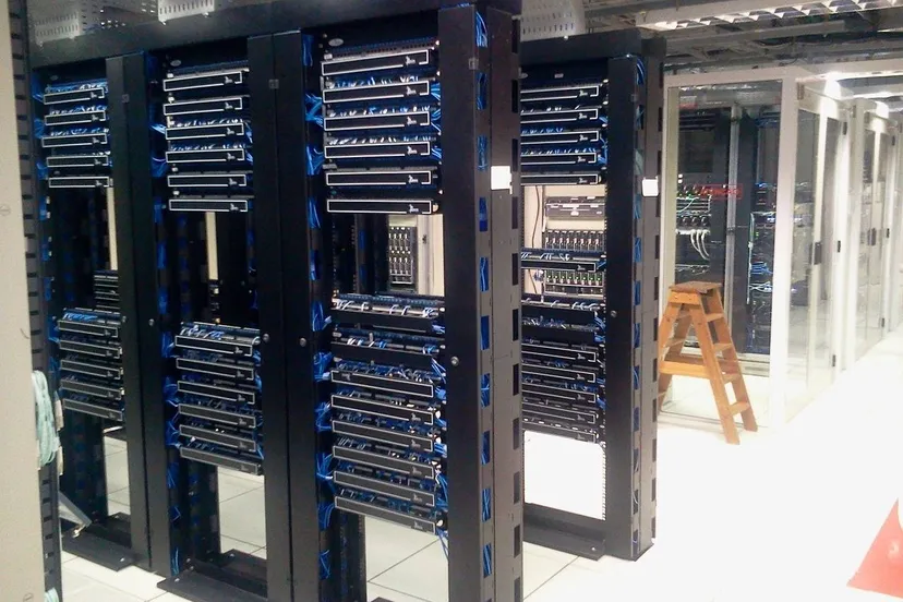 datacenter servers evertonpestana via pixabay