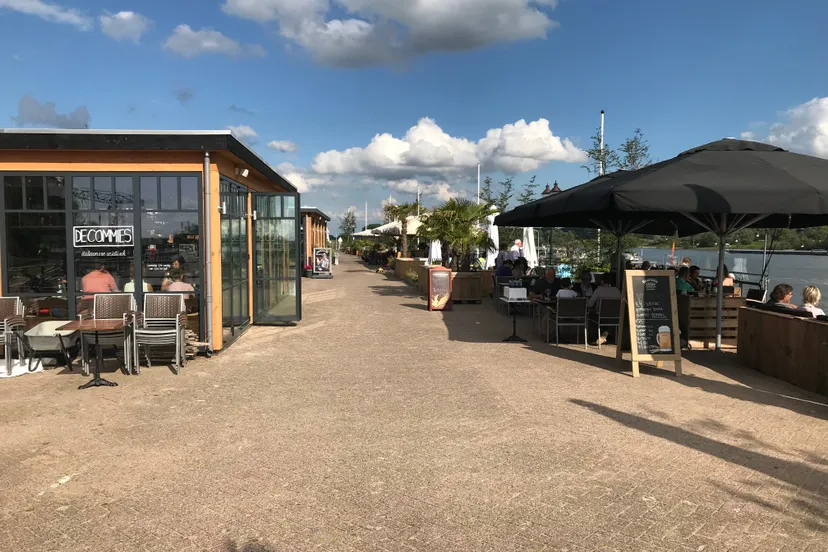 kade tolkamer links commies img 1060