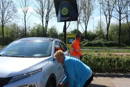 slimme bandenpomp met wethouder carla koers