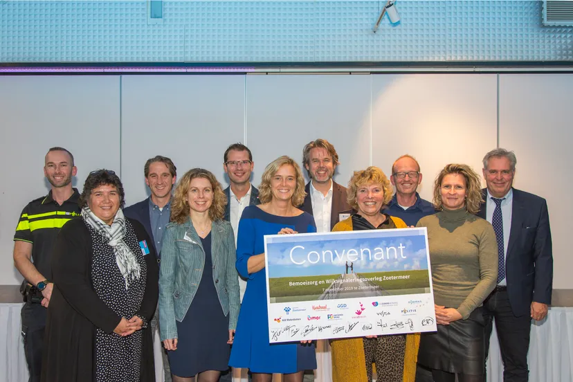 20191107 ondertekening convenant bemoeizorg en wijksignalering