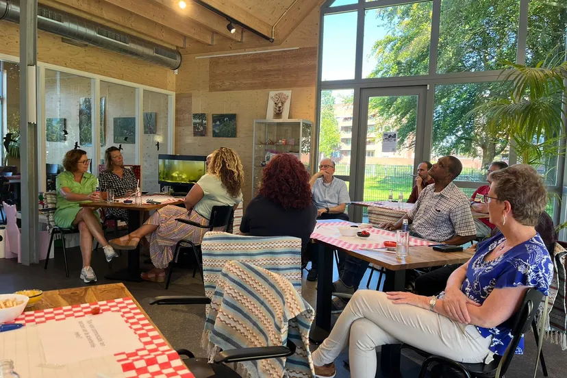 de netwerkbijeenkomst eten en ontmoeten werd goed bezocht foto stichtig piezo