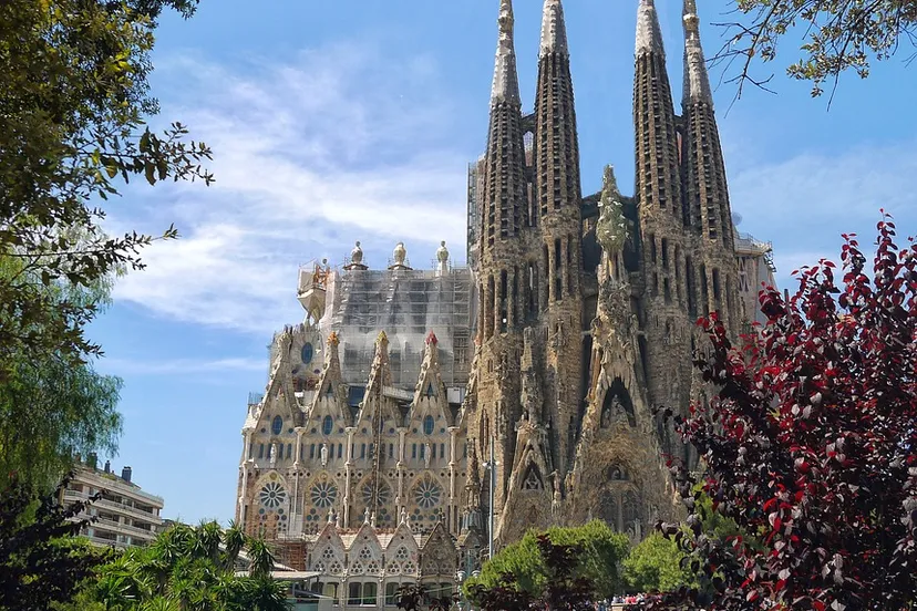 sagrada familia 552084 960 720