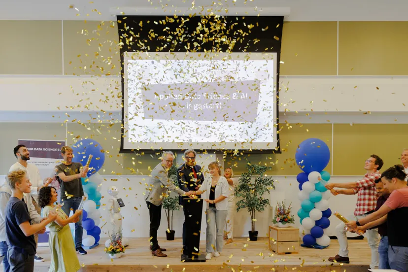 20220830 hbo bachelor applied data science en artificial intelligence officieel van start in dutch innovation park lr
