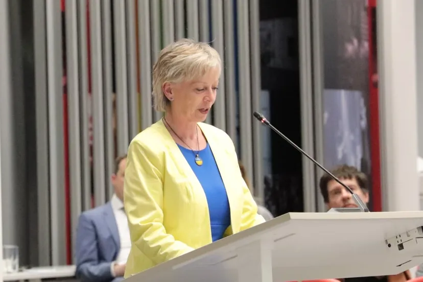 28100329 inspreken9415