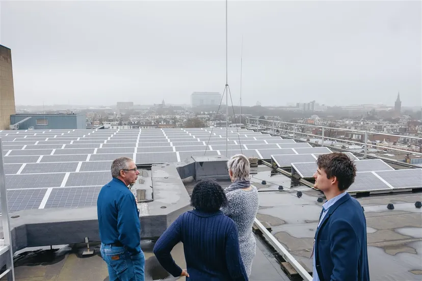 afbeelding zonnepanelen op het provinciehuis 1