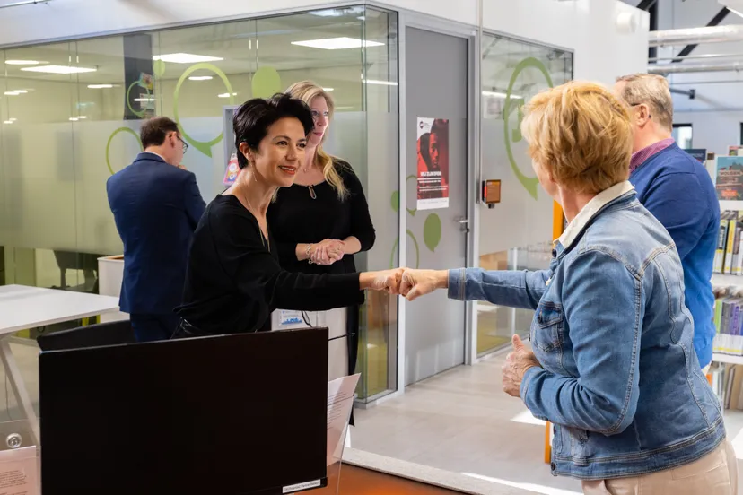 bezoek staatsecretaris bibliotheek zoetermeer 4