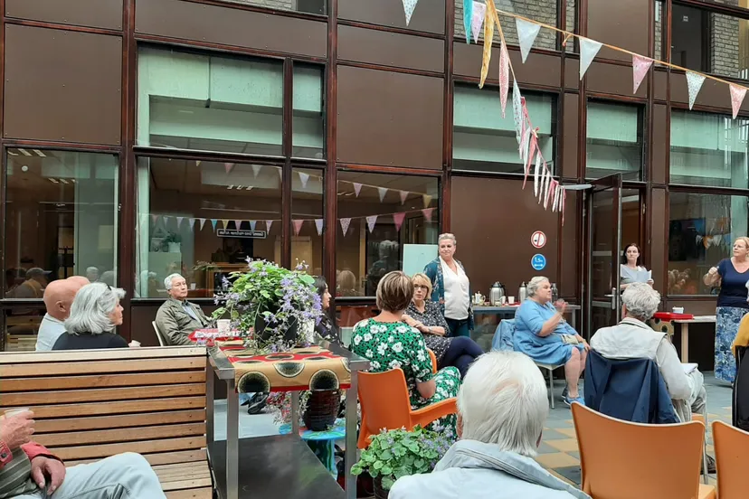 bijeenkomst ouderen over wonen 2 fotograaf sichting piezo