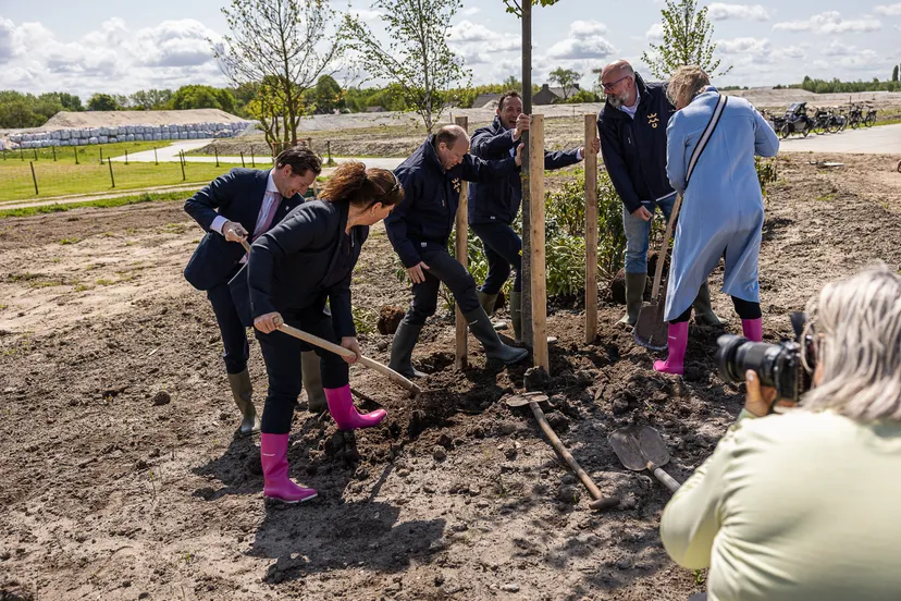 bomen planten vlietvoorde lr 15 van 24