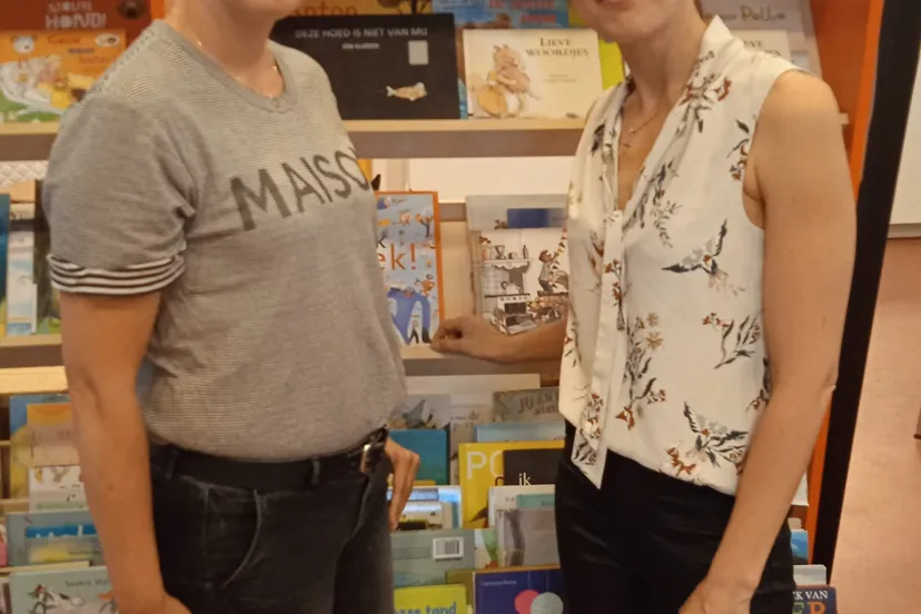 brugfunctionaris ouderbetrokkenheid claudia emmel links en projectleider voorleesexpress annemarie hut rechts foto stichting piezo