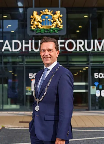 burgemeester michel bezuijen ambtsketting400x600