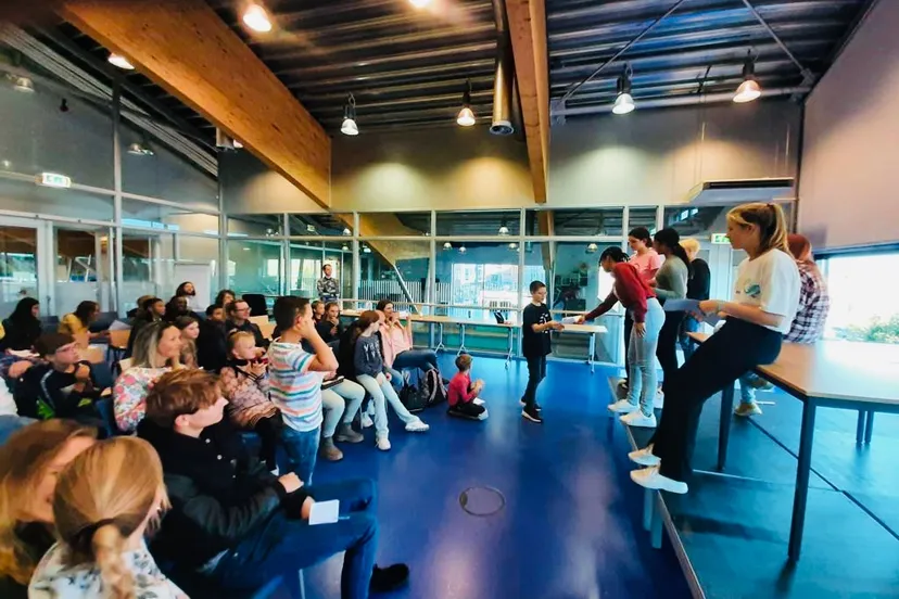 certificaatuitreiking en debat ta oosterheem fotograaf stichting piezo