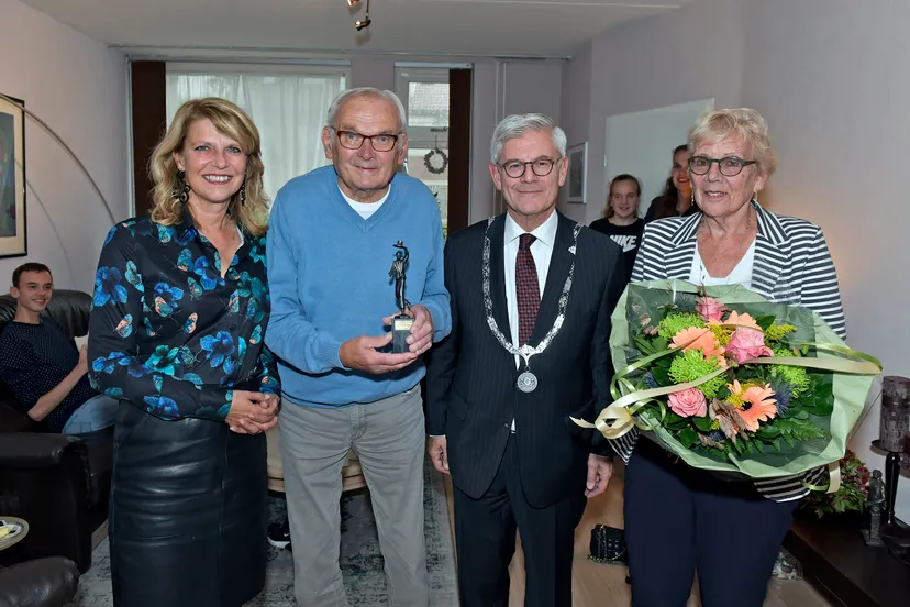 chapeaubeeldje hr van oosterom 300dpi 0040