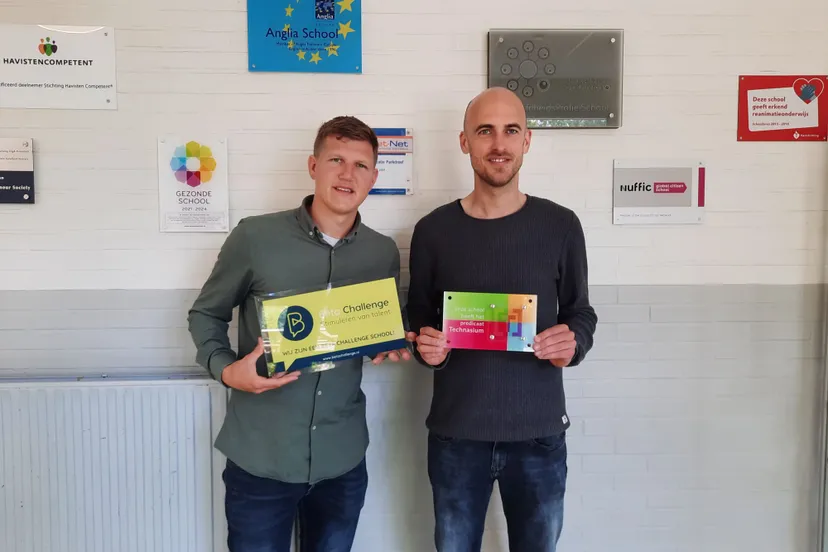 davy looije en silas weinert met de felbegeerde plaquettes beta challenge en technasium