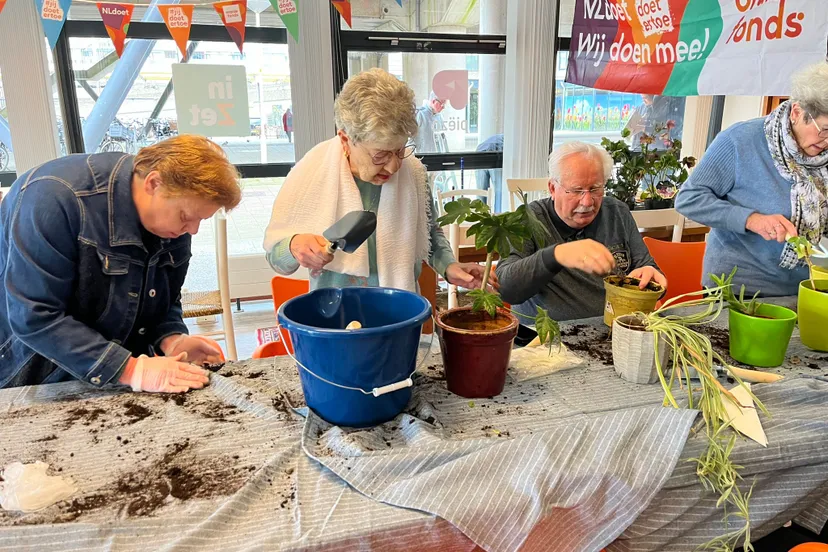 groene vingers bij piezo meerzicht tijdens nldoet foto stichting piezo