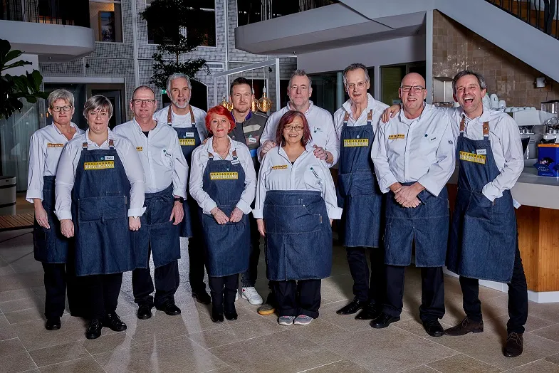 groepsfoto restaurant misverstand foto william rutten