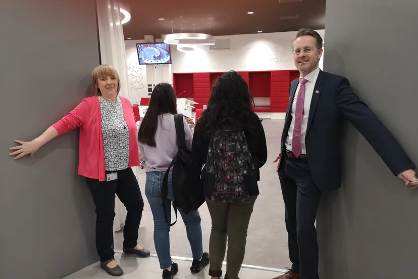 img 20190325 090949 burst001 cover