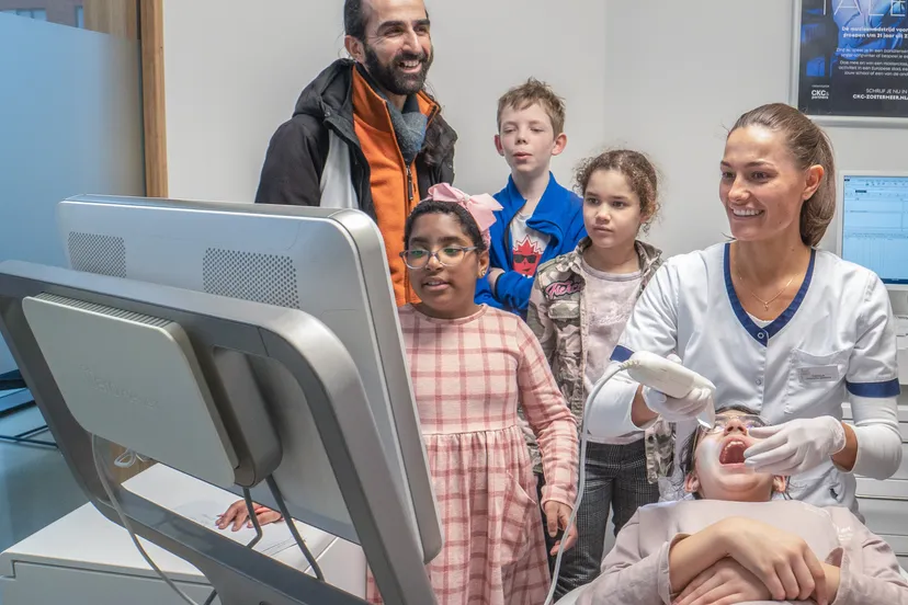 kinderen piezo talentenacademie maken kennis met het beroep van orthodontist 2 fotograaf jeroen stahlecker