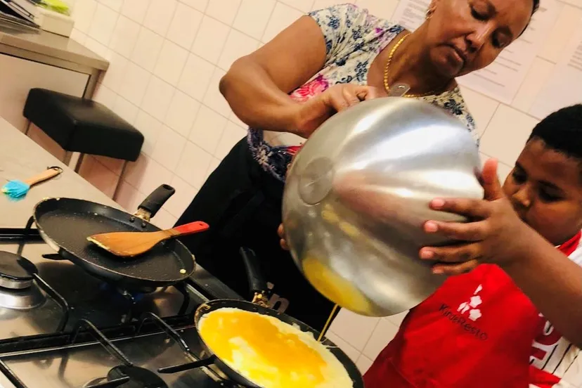 kinderen uit palenstein leren koken bij piezo en kinderresto foto stichting piezo