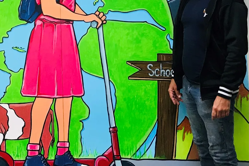 kunstenaar manuel alaniz is in de herfstvakantie te gast bij de piezo ambachtenwerkplaats foto stichting piezo