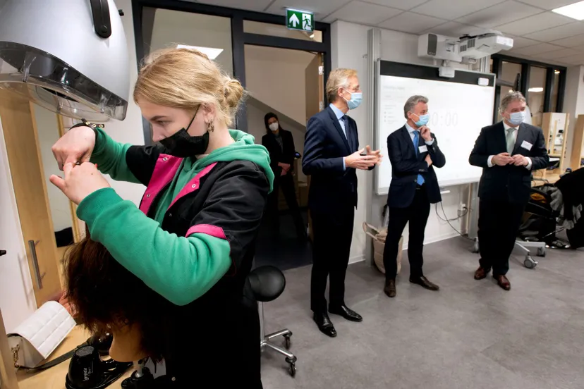 mborijnland bezoek minister dijkgraaf kapper kleiner