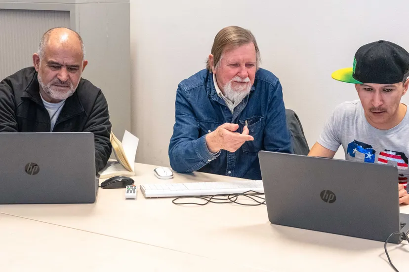 open computerinloop bij inzet buytenwegh fotograaf jeroen stahlecker