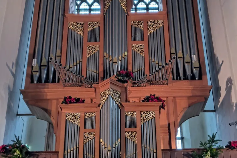 orgel met nieuwe belichting
