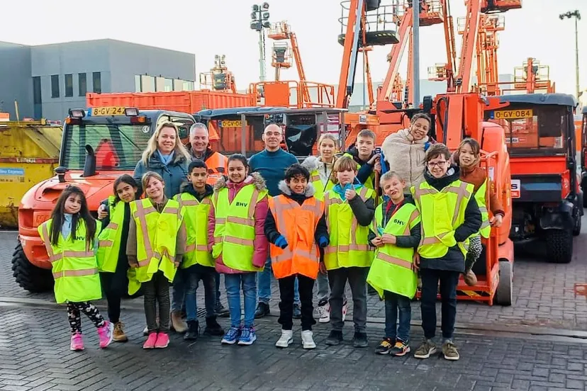 piezo talentenacademie op werkbezoek bij boels 1 foto stichting piezo