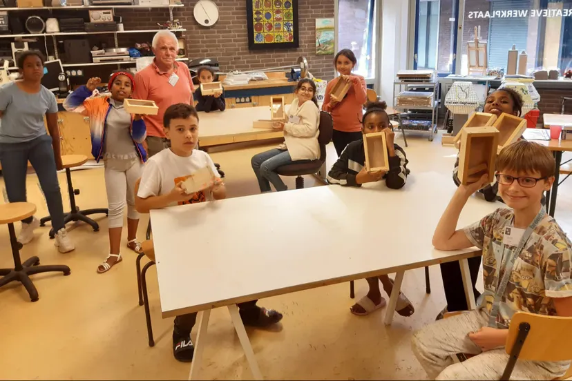 timmerman en servicemedewerker bij de piezo talentenacademie 2 fotograaf stichting piezo