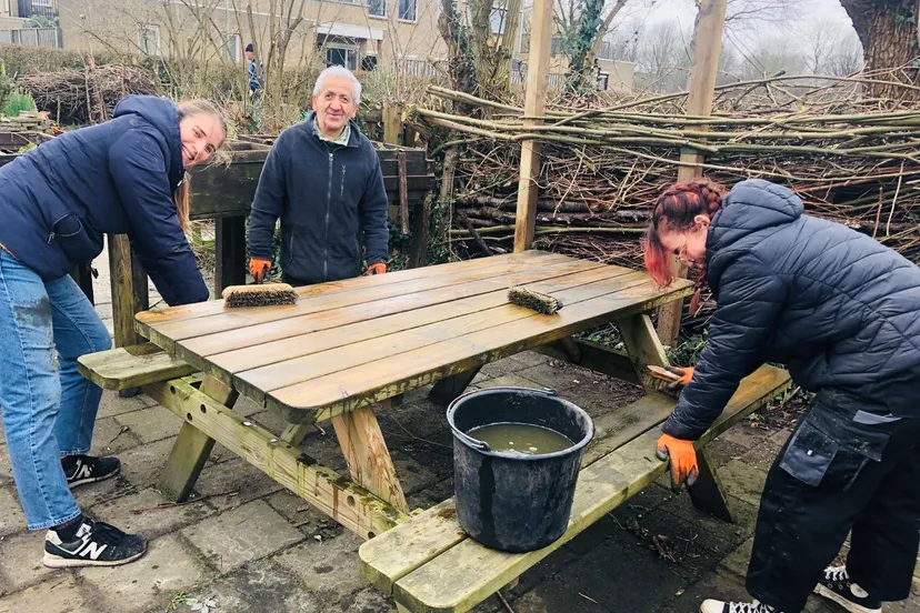 vrijwilligers in wijktuin noordhove bereiden zich voor op het voorjaar foto stichting piezo