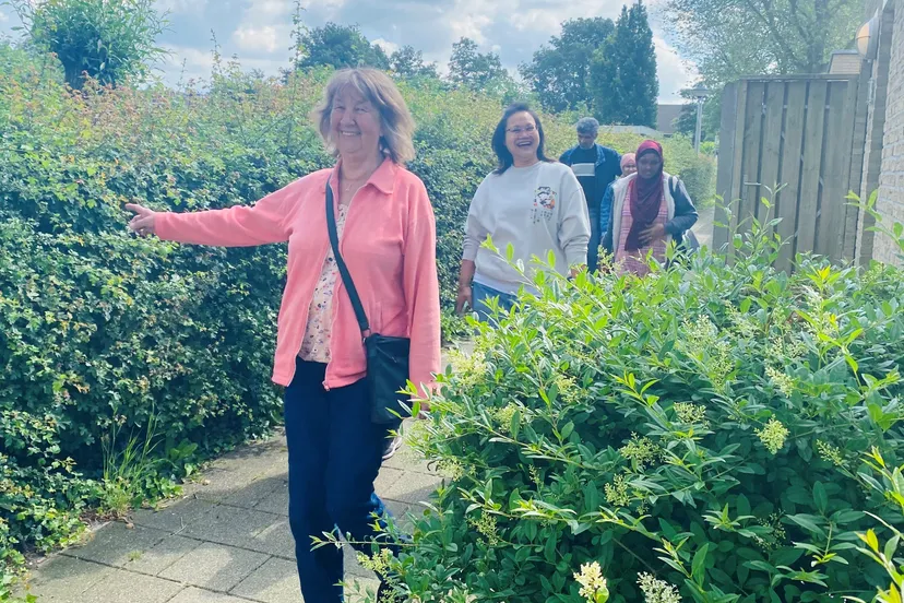 wandel elke dinsdagochtend met piezo mee door de wijk noordhove foto stichting piezo