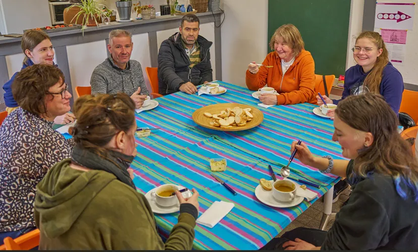 wandelen en lunchen met piezo in wijktuin noordhove fotograaf leon koppenol