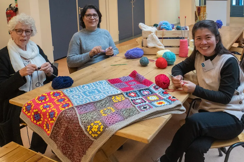 wie haakt er mee met de granny squares fotograaf jeroen stahlecker