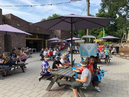 x kinder food truck festival450