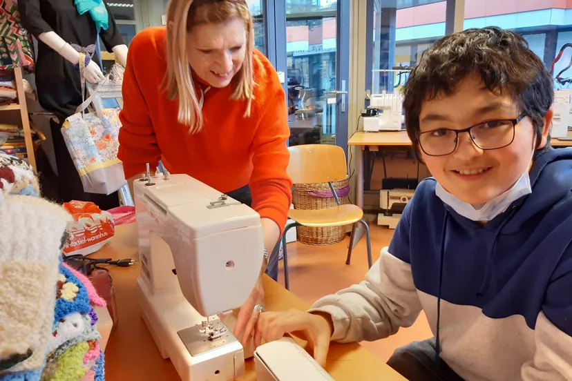 zelf kleding maken voor tieners fotograaf stichting piezo