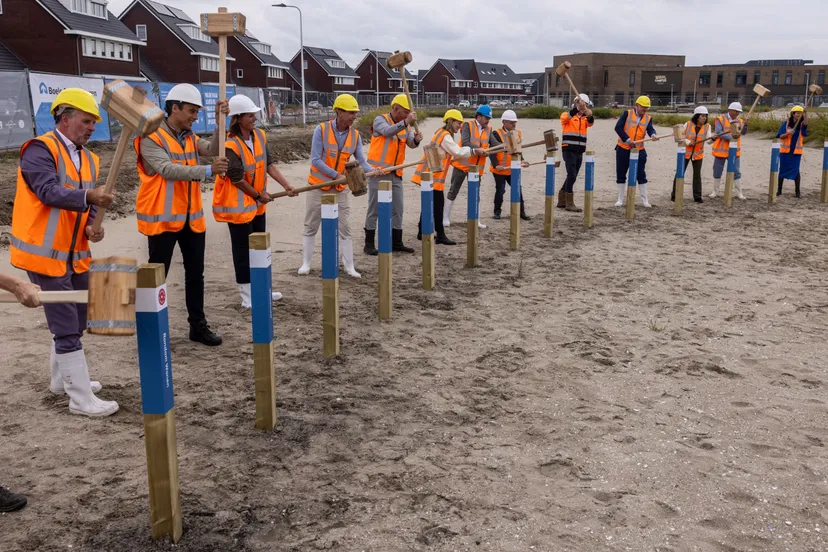 24327 waelpolder symposium en palen slaanmm5678