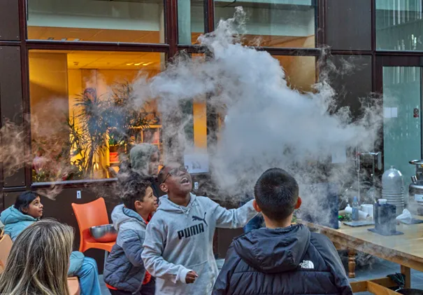 kinderen van de piezo talentenacademie wetenschap genoten van rino science show fotograaf leon koppenol