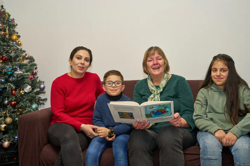 voorleesexpress zoetermeer viert 100e gezin fotograaf leon koppenol