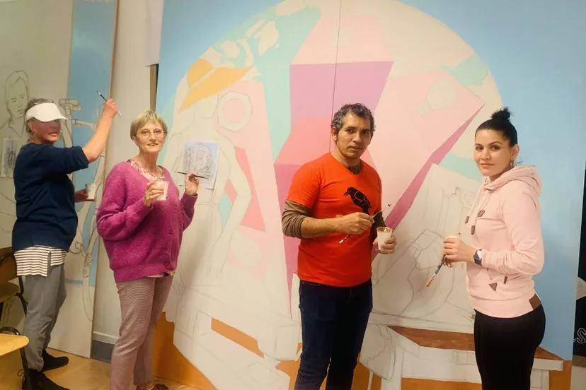 samenwerken aan een kunstwerk bij inzet foto stichting piezo