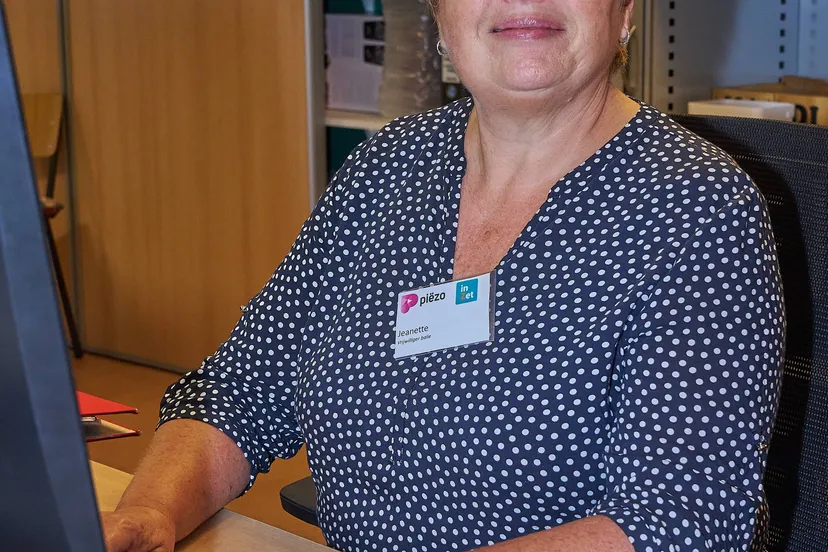 balievrijwilliger bij piezo fotograaf leon koppenol