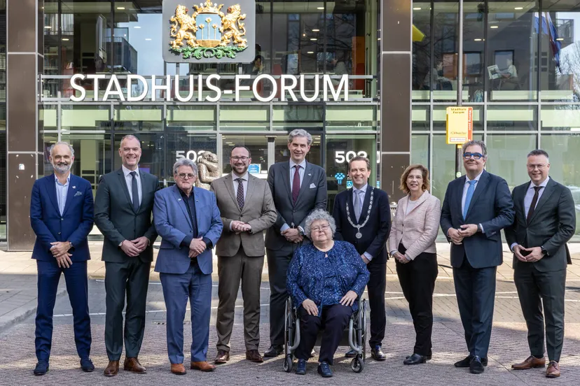 commissaris van de koning met college b en w