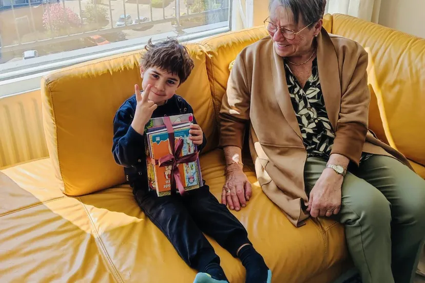 een boekenpakketje voor kinderen van de voorleesexpress dankzij een gulle donatie van ikc da vinci foto stichting piezo