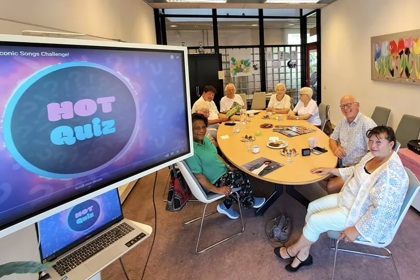 foto 1 - Plaat & Praat - muziek brengt mensen én herinneringen samen - foto Stichting Piëzo