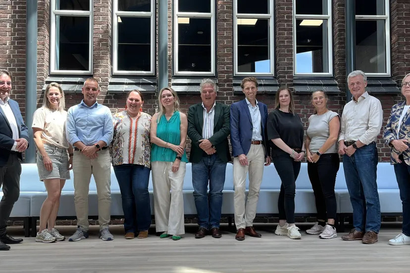 groepsfoto ondertekening