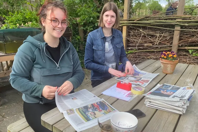 Kom egelslaapzakjes vouwen bij Piëzo - Foto Stichting Piëzo