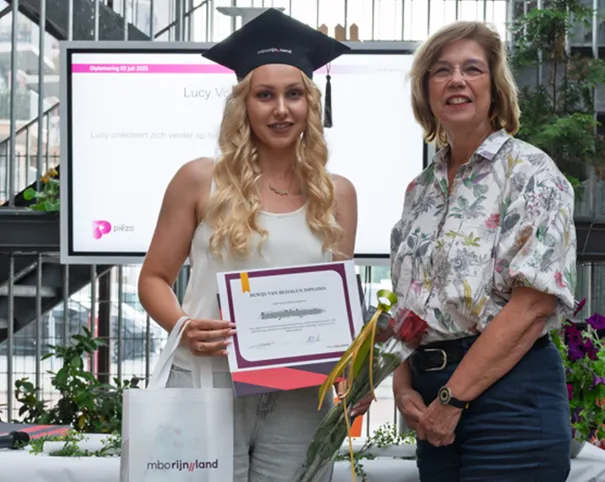 Nieuwe kansen in een nieuw land - Oekraïense vrouwen behalen mbo-diploma - fotograaf Hans Heemskerk